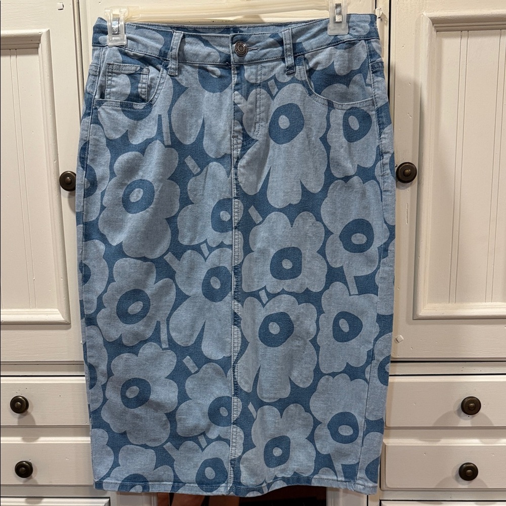 Be Girl Medium Denim Floral Jean Stretchy Skirt - Blue